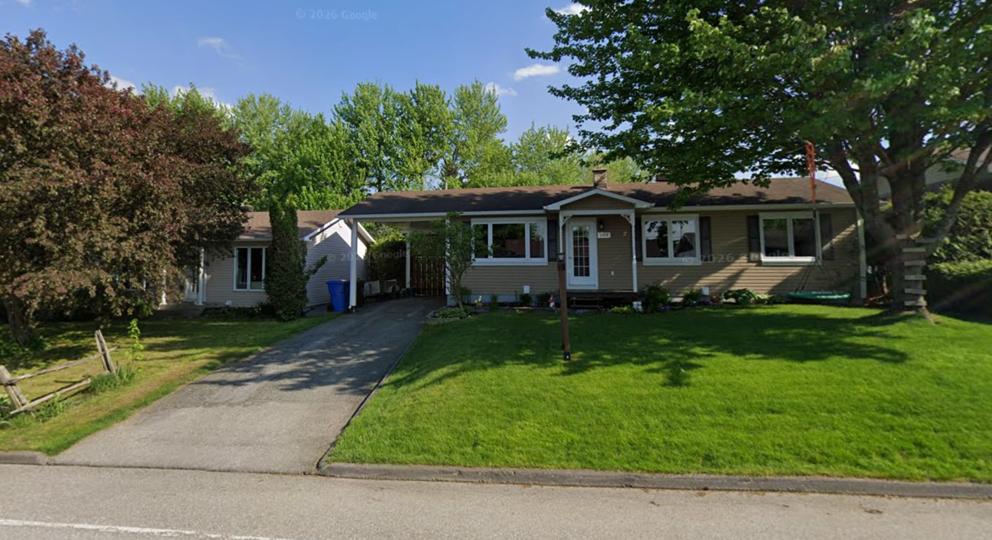Grooming Stephanie Bolduc